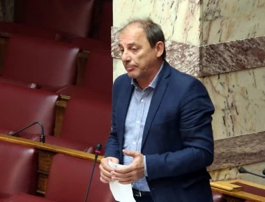 Δράμα: Πολιτική διαμαρτυρία κατά του βουλευτή του ΣΥΡΙΖΑ Χρήστου Καραγιαννίδη  για την εκχώρηση της Μακεδονίας (φωτο)